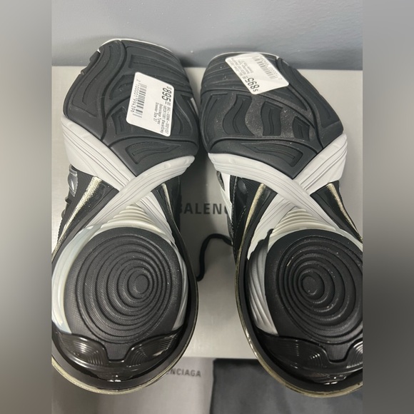 NIB- Balenciaga Tyrex sneakers black and silver - Picture 4 of 6